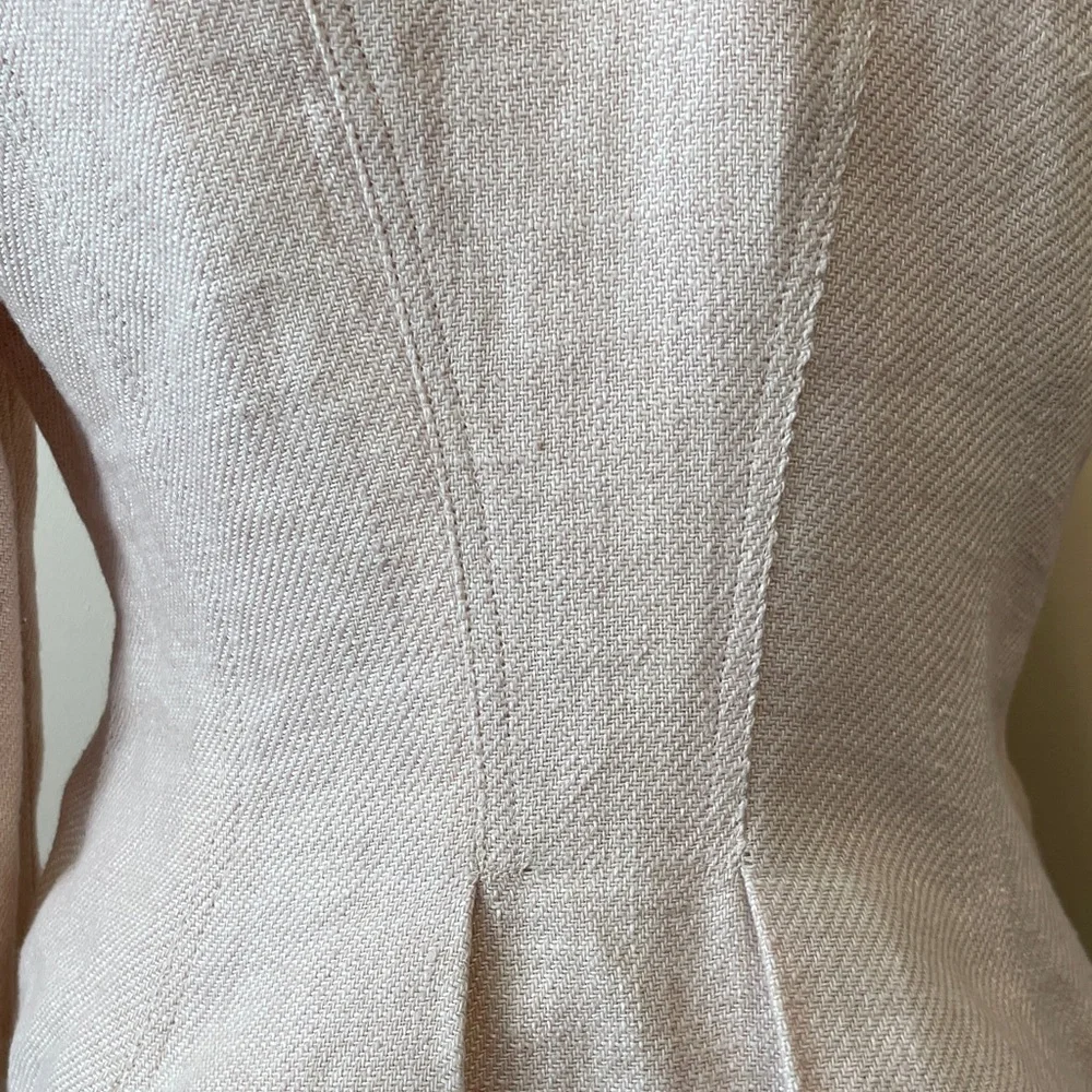 Elegant Women's Pink Blazer - Picture 6 of 11